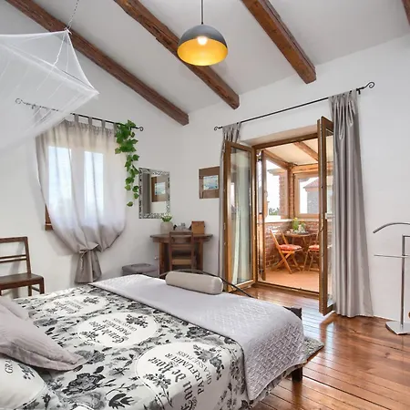San Andrea - Ideal For Families, 8 Adults, 2 Children Up To 5 Years, 1 Children Up To 1 Years