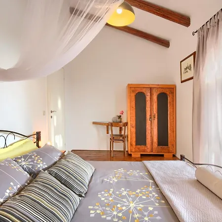 San Andrea - Ideal For Families, 8 Adults, 2 Children Up To 5 Years, 1 Children Up To 1 Years Villa