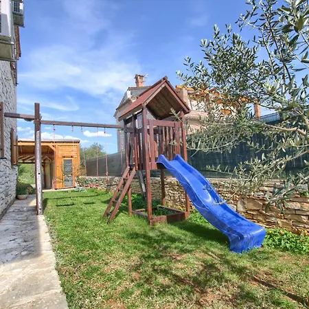 Villa San Andrea - Ideal For Families, 8 Adults, 2 Children Up To 5 Years, 1 Children Up To 1 Years *