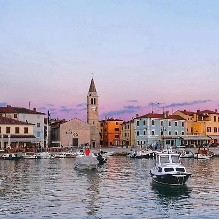 San Andrea - Ideal For Families, 8 Adults, 2 Children Up To 5 Years, 1 Children Up To 1 Years Villa *