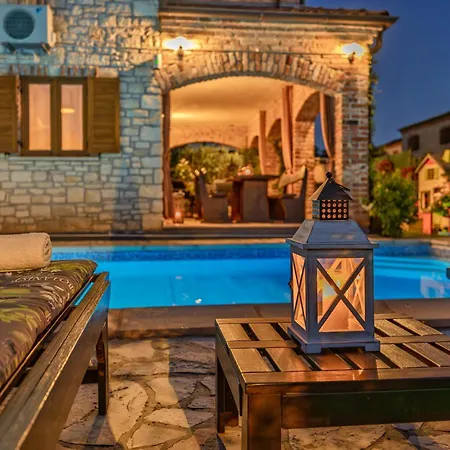 San Andrea - Ideal For Families, 8 Adults, 2 Children Up To 5 Years, 1 Children Up To 1 Years Villa Svetvincenat
