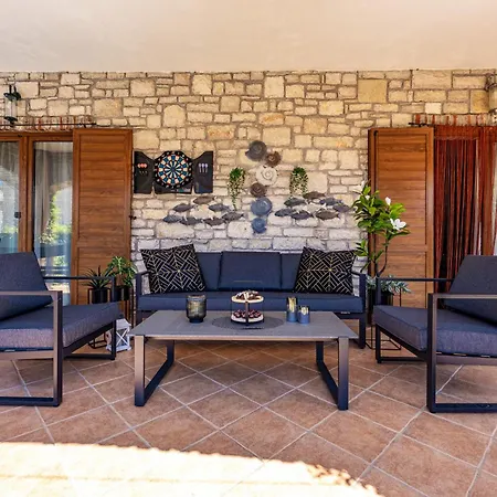 San Andrea - Ideal For Families, 8 Adults, 2 Children Up To 5 Years, 1 Children Up To 1 Years