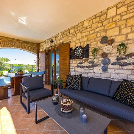 Villa San Andrea - Ideal For Families, 8 Adults, 2 Children Up To 5 Years, 1 Children Up To 1 Years