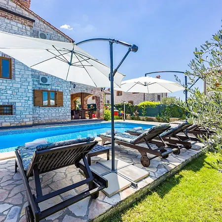 San Andrea - Ideal For Families, 8 Adults, 2 Children Up To 5 Years, 1 Children Up To 1 Years Villa *