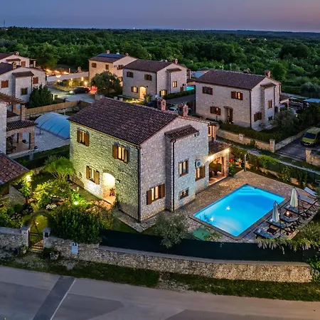 San Andrea - Ideal For Families, 8 Adults, 2 Children Up To 5 Years, 1 Children Up To 1 Years Villa