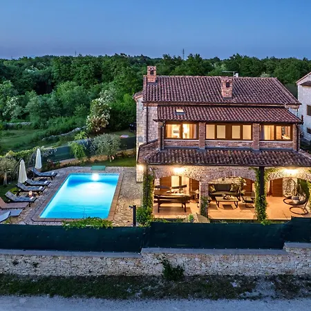 Villa San Andrea - Ideal For Families, 8 Adults, 2 Children Up To 5 Years, 1 Children Up To 1 Years *