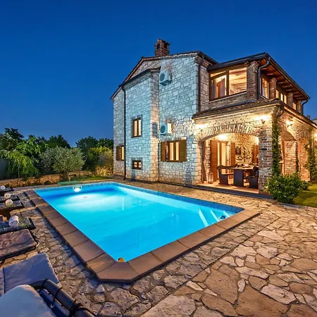 San Andrea - Ideal For Families, 8 Adults, 2 Children Up To 5 Years, 1 Children Up To 1 Years Villa Svetvinčenat